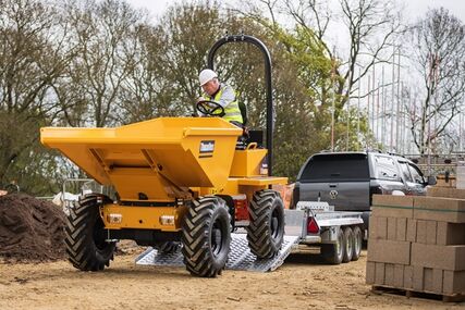 Masivní děrovaný zadní panel