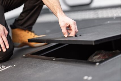 Podlahové úložné boxy